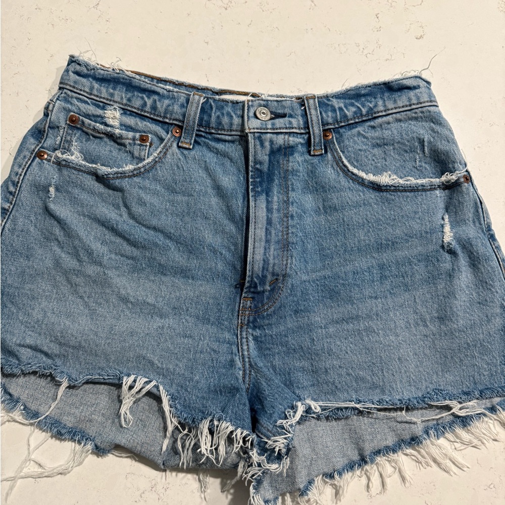 Abercrombie curve love High-Rise Mom Denim Shorts - Light Blue